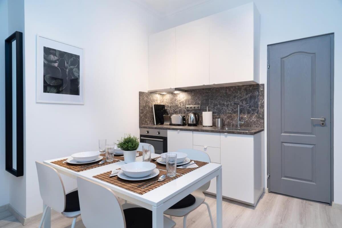 Ideal New Apartment In The Center Budapest Eksteriør billede
